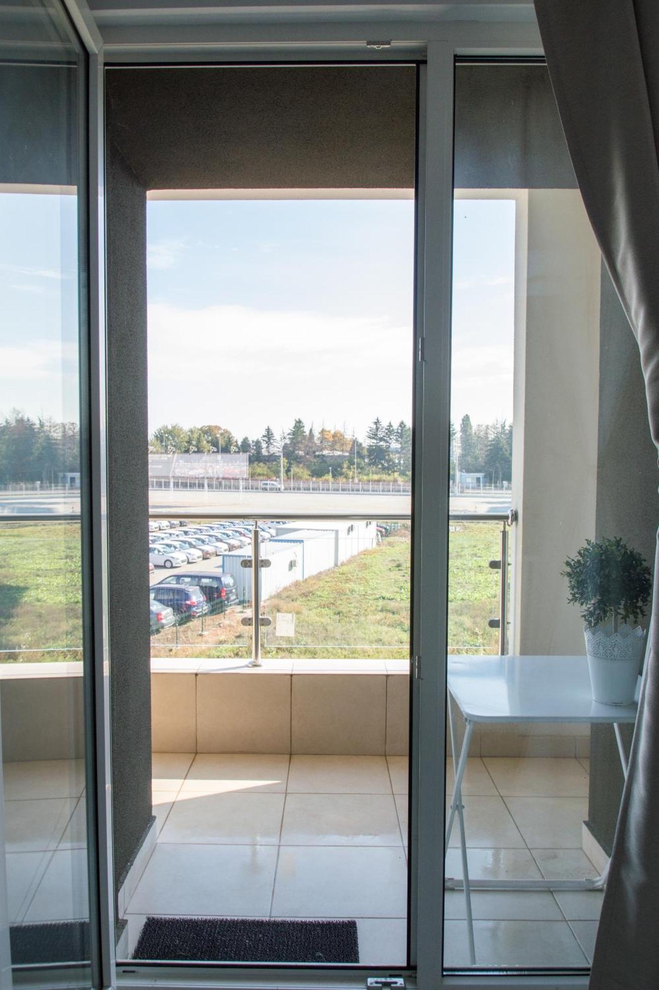 אוטופן Airport Residence - 5 Mins From Airport מראה חיצוני תמונה